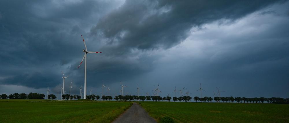 Es bleibt zum Ende der Woche weiterhin wechselhaft mit andauernder Unwettergefahr (Symbolbild)