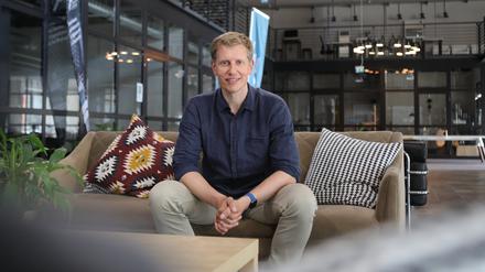 Bastian Halecker ist Professor für Deep Tech Entrepreneurship an der XU Exponential University of Applied Sciences in Babelsberg. 