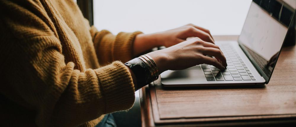 Es gibt viele Online-Tests, die sich an Studieninteressierte richten. Am Ende werden oft konkrete Studienangebote vorgeschlagen.