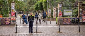 Polizeikräfte am Görlitzer Park.