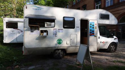 Ein Drogen Beratungs-Mobil steht im Görlitzer Park