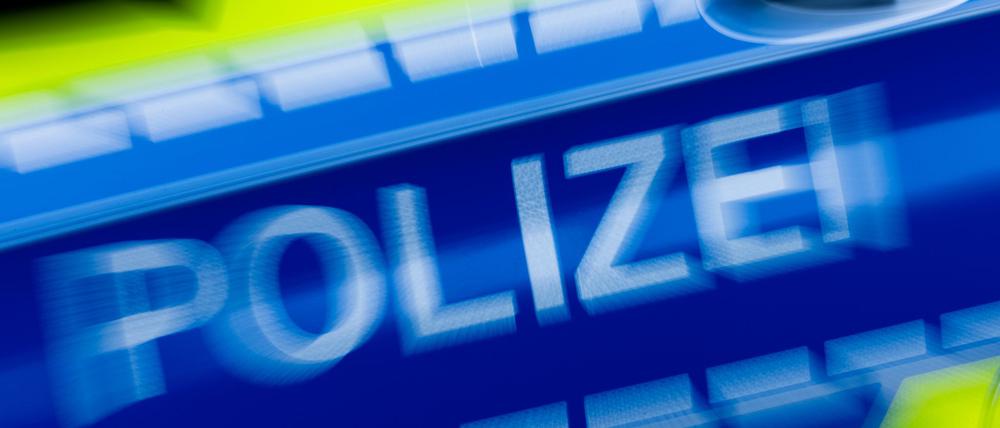 Nach einem rassistischen Angriff in Berlin-Prenzlauer Berg hat die Polizei einen 46-Jährigen festgenommen. (Symbolbild)