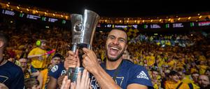 Johannes Thiemann gewann mit Alba Berlin drei Meisterschaften und zweimal den Pokal (hier 2020 in eigener Halle gegen Oldenburg).