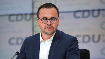 Angetrunken auf dem E-Scooter: Jan Redmann, Brandenburger CDU-Fraktionsvorsitzender und Spitzenkandidat bei der Landtagswahl im Herbst.