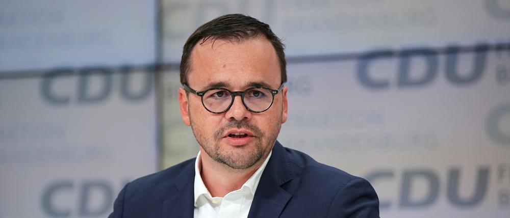 Angetrunken auf dem E-Scooter: Jan Redmann, Brandenburger CDU-Fraktionsvorsitzender und Spitzenkandidat bei der Landtagswahl im Herbst.