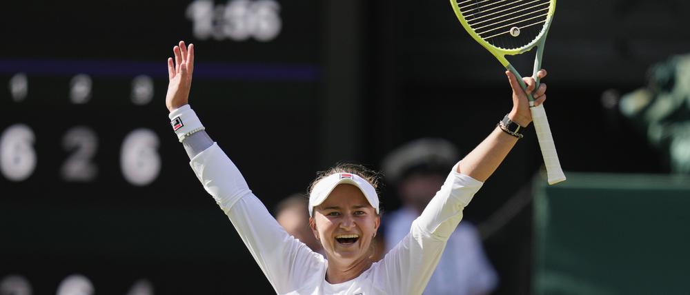 Barbora Krejcikova jubelt nach ihrem Sieg.