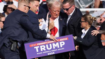 Ex-US-Präsident Donald Trump nach den Schüssen.