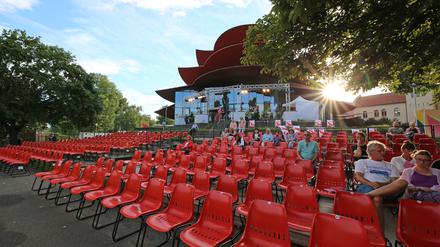 Beim Auftakt des Festivalneulings „Inseln der Zukunft“ in der Schiffbauergasse war die Resonanz verhalten.