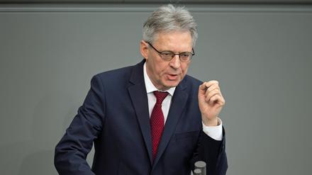 Der stellvertretende SPD-Bundestagsfraktionsvorsitzende Achim Post (SPD) spricht im Bundestag.