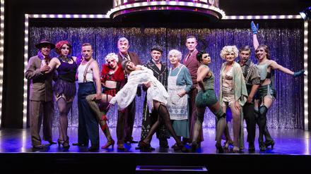 Am Vorabend des Nationalsozialismus. Das Ensemble von „Cabaret“ im Tipi am Kanzleramt.