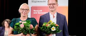 Josephine Thyrêt und Alexander King nach der Wahl zur Doppelspitze des neu gegründeten Berliner Landesverbands des Bündnisses Sahra Wagenknecht (BSW).