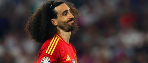 Fußball, UEFA Euro 2024, EM, Spanien - Frankreich, Finalrunde, Halbfinale, München Fußball Arena, Spaniens Marc Cucurella reagiert. +++ dpa-Bildfunk +++
