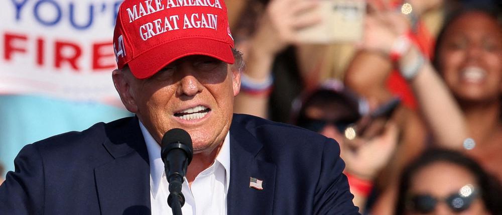 FILE PHOTO: Republican presidential candidate and former U.S. President Donald Trump speaks during a campaign rally at the Butler Farm Show in Butler, Pennsylvania, U.S., July 13, 2024. REUTERS/Brendan McDermid/File Photo