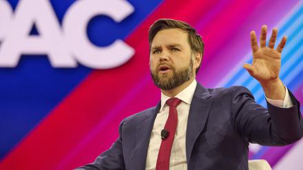 Senator J.D. Vance, R-Ohio, hat sich als Spitzenkandidat für Trumps Kandidatur herauskristallisiert. 