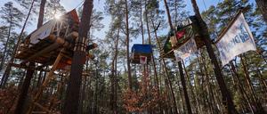 Umweltaktivisten befürchten Rodungsbeginn für Tesla (Archivbild). 