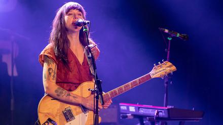 Die US-amerikanische Katie Crutchfield nennt sich als Musikerin Waxahatchee.