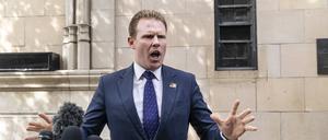 Nach dem Attentat: Andrew Giuliani wendet sich an die Presse. Er ist der Sohn von Rudy Giuliani, der Bürgermeister von New York City und persönlicher Anwalt Trumps war.