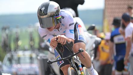 Tadej Pogacar zeigte beim ersten Zeitfahren der diesjährigen Tour de France, dass die Neuerungen wirken.
