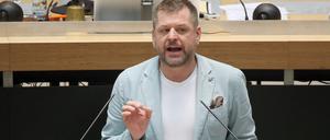 Werner Graf (Bündnis90/Grüne), spricht während der Plenarsitzung des Berliner Abgeordnetenhauses nach der Regierungserklärung der Regierenden Bürgermeisterin.