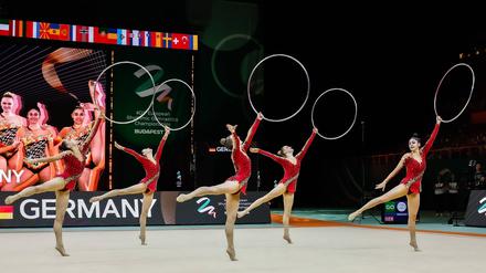 40th European Championships in Rhythmic gymnastics, Rhythmische Sportgymnastik, RSG 26.05.2024 Senior Group Germany Anja Kosan, Daniella Kromm, Alina Oganesyan, Hannah Vester, Emilia Wickert at apparatus finals 40th European Championships in Rhythmic Gymnastics on 26.05.2024 in the Papp LÃ¡szlÃ³ Arena in Budapest Hungary. *** 40th European Championships in Rhythmic Gymnastics 26 05 2024 Senior Group Germany Anja Kosan, Daniella Kromm, Alina Oganesyan, Hannah Vester, Emilia Wickert at apparatus finals 40th European Championships in Rhythmic Gymnastics on 26 05 2024 in the Papp LÃ¡szlÃ³ Arena in Budapest Hungary Copyright: xBEAUTIFULxSPORTS/U.xFassbenderx