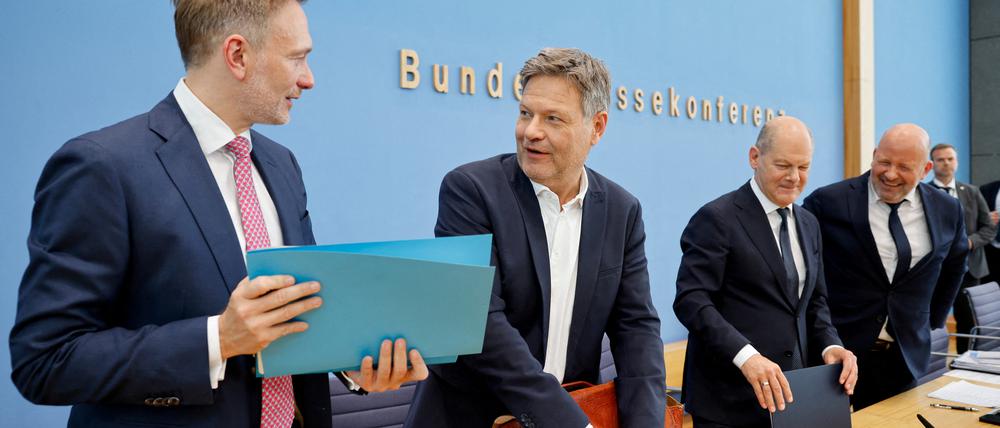 Bundeskanzler Olaf Scholz und seine Vizekanzler Christian Lindner und Robert Habeck