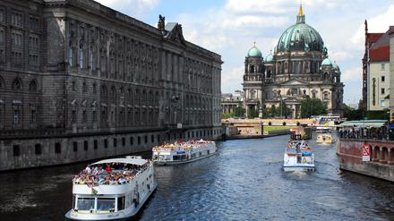 Auf der innerstädtischen Spree ist jede Menge Schiffsverkehr, doch der Wettbewerb der Reeder ist unfair.