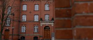 Am Landgericht wird einem 17-Jährigen der Prozess gemacht. Er soll einen Anschlag auf einen Weihnachtsmarkt geplant haben (Archivbild).