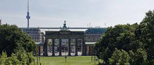 Die Fanmeile zur Fußball-EM in Berlin sorgt noch immer für Streit zwischen Senat und Bezirk Mitte.