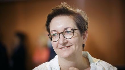 Klara Geywitz (SPD) verlieh dem GeoBioLab das Silber-Zertifikat für nachhaltiges Bauen.