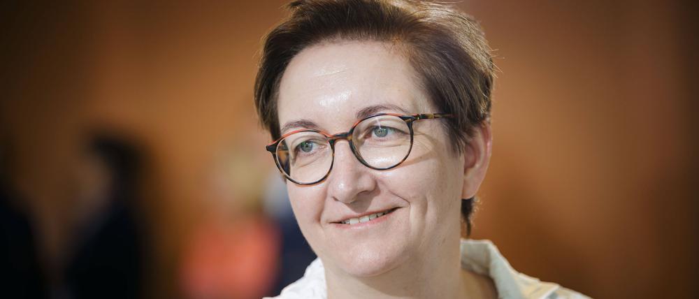 Klara Geywitz (SPD) verlieh dem GeoBioLab das Silber-Zertifikat für nachhaltiges Bauen.