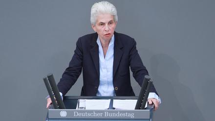 Marie-Agnes Strack-Zimmermann, FDP, hält ihre letzte Rede als Abgeordnete des Bundestags.
