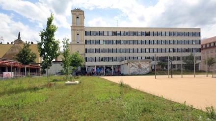 Koexistenz von Rechenzentrum und Garnisonkirchturm in Potsdam.
