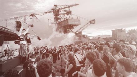 Sachsen-Anhalt, Gräfenhainichen: Besucher des Melt-Festivals feiern auf dem Ferropolis-Gelände. Zum 27. und letzten mal findet das Musikevent vom 13. bis zum 15.06.2024 in dem Bergbau-Technikpark statt.