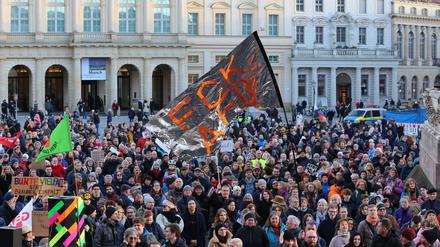 Ende Februar organisierte die Initiative „Zusammen gegen Rechts“ in Potsdam eine Demonstration gegen Rechts. Jetzt haben sich Kulturschaffende gegen den Vorsitz des AfD-Vorsitzes des Kulturausschusses positioniert.