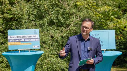 Jan Redmann (CDU), Landesvorsitzender und Spitzenkandidat bei der Landtagswahl Brandenburgs, präsentiert die Wahlkampagne der CDU Brandenburg zur Landtagswahl unter dem Motto «Dein Land kann’s besser».
