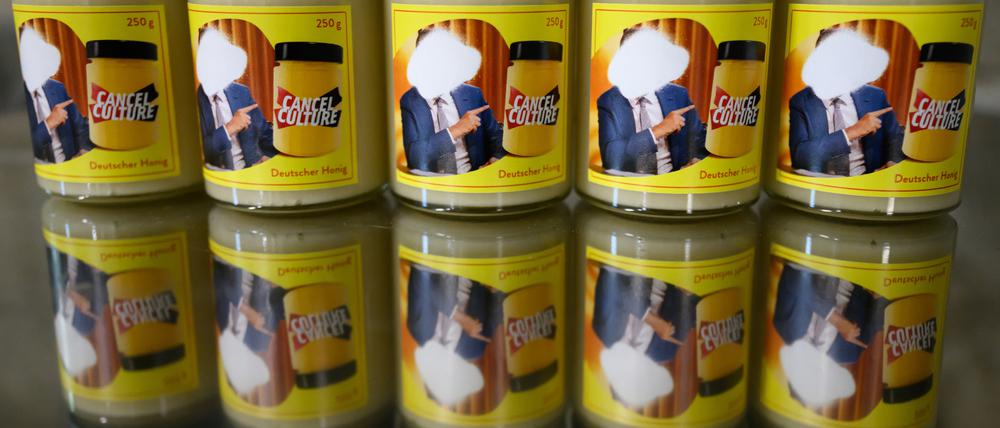Bleiben im Shop.  Gläser mit Honig der Marke „Cancel Culture“· von Imker Rico Heinzig. 