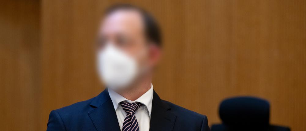 Der frühere Chefbuchhalter E. im Gerichtssaal.