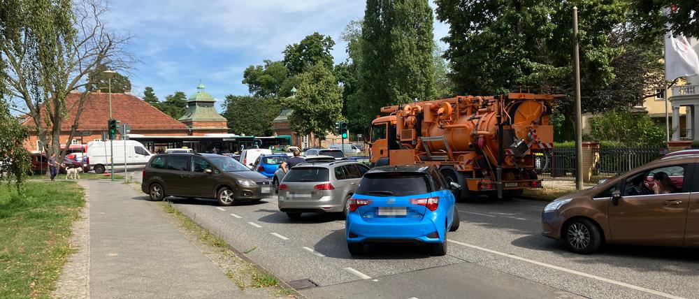 Verkehrschaos in der Alleestraße/Am Neuen Garten in Potsdam am 18. Juli.
