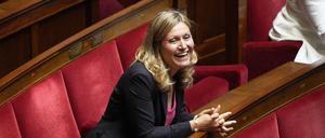 Yaël Braun-Pivet freut sich über ihre Wiederwahl zur Parlamentspräsidentin.