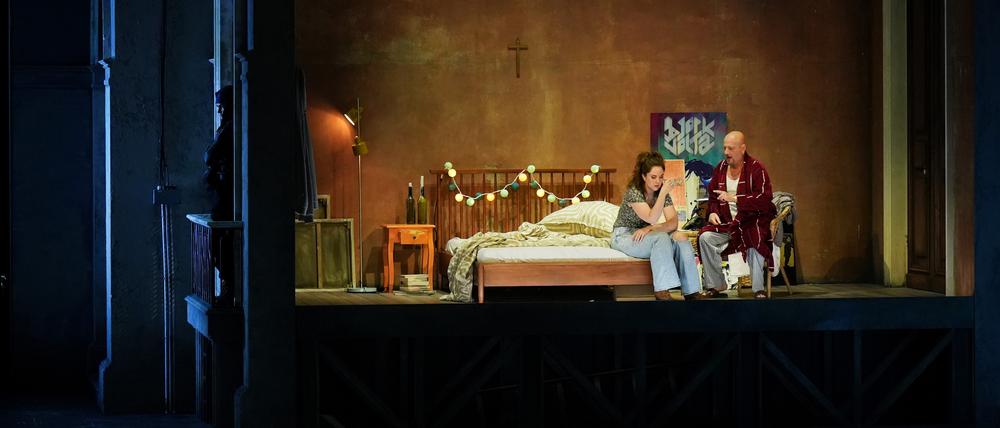 Mélissa Petit (Amenaide) und ihr Vater (Antonio Siragusa) in „Tancredi“ bei den Bregenzer Festspielen.