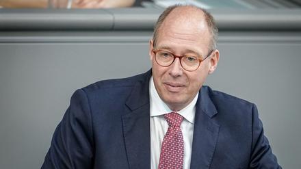 Er sitzt dem Haushaltsausschuss vor: Ex-Kanzleramtsminister Helge Braun (CDU).