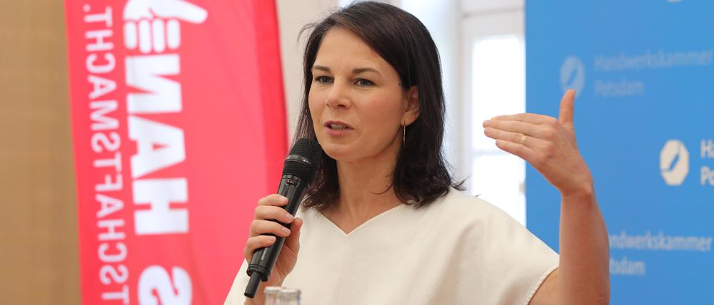 Außenministerin und Potsdamer Bundestagsabgeordnete Annalena Baerbock bei der Potsdamer Handwerkskammer.