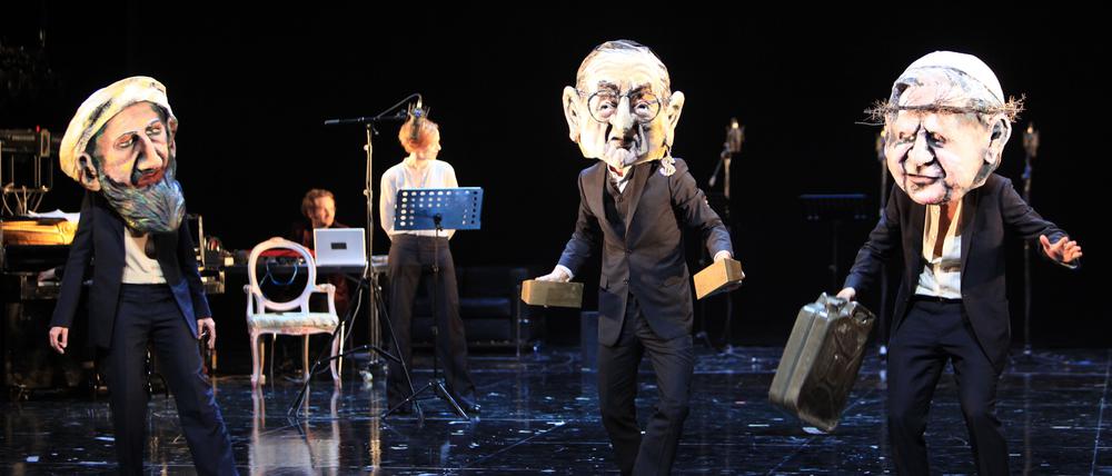 Welten im Widerstreit. Szene aus Nicolas Stemanns Inszenierung von Lessings Drama „Nathan der Weise“ am Thalia-Theater in Hamburg 2009.