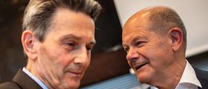 Eine Partei, zwei Meinungen: Bundeskanzler Olaf Scholz (SPD, r.) und Fraktionschef Rolf Mützenich.