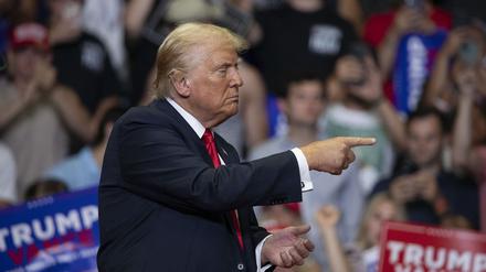 Mit Pflaster am Ohr: der Präsidentschaftskandidat der Republikaner, Donald Trump, trat in Michigan auf.