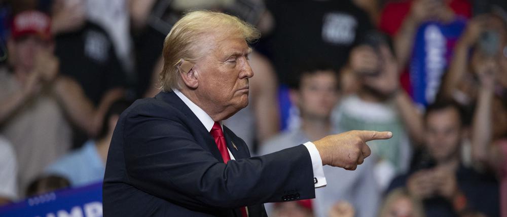 Mit Pflaster am Ohr: der Präsidentschaftskandidat der Republikaner, Donald Trump, trat in Michigan auf.