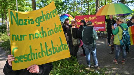 Protest in Cottbus gegen Rechtsextremismus an Schulen. (Archivbild)