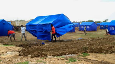 Die Zivilbevölkerung im Sudan leidet massiv unter dem Bürgerkrieg, nur ein Drittel hat Zugang zum Gesundheitssystem. Ein neuer Bericht der NGO Ärzte ohne Grenzen analysiert das Ausmaß der Gewalt. 
