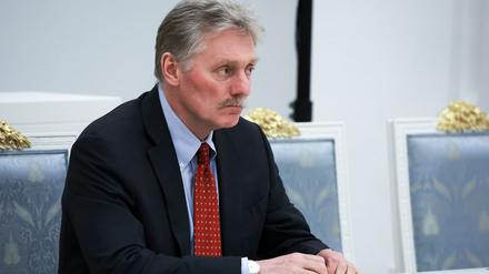 Kremlsprecher Dmitri Peskow rechnet damit, dass die USA die Ukraine in dem Krieg weiter unterstützen. (Archivbild)