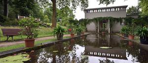Blick in den Paradiesgarten im Park Sanssouci mit dem Stibadium.